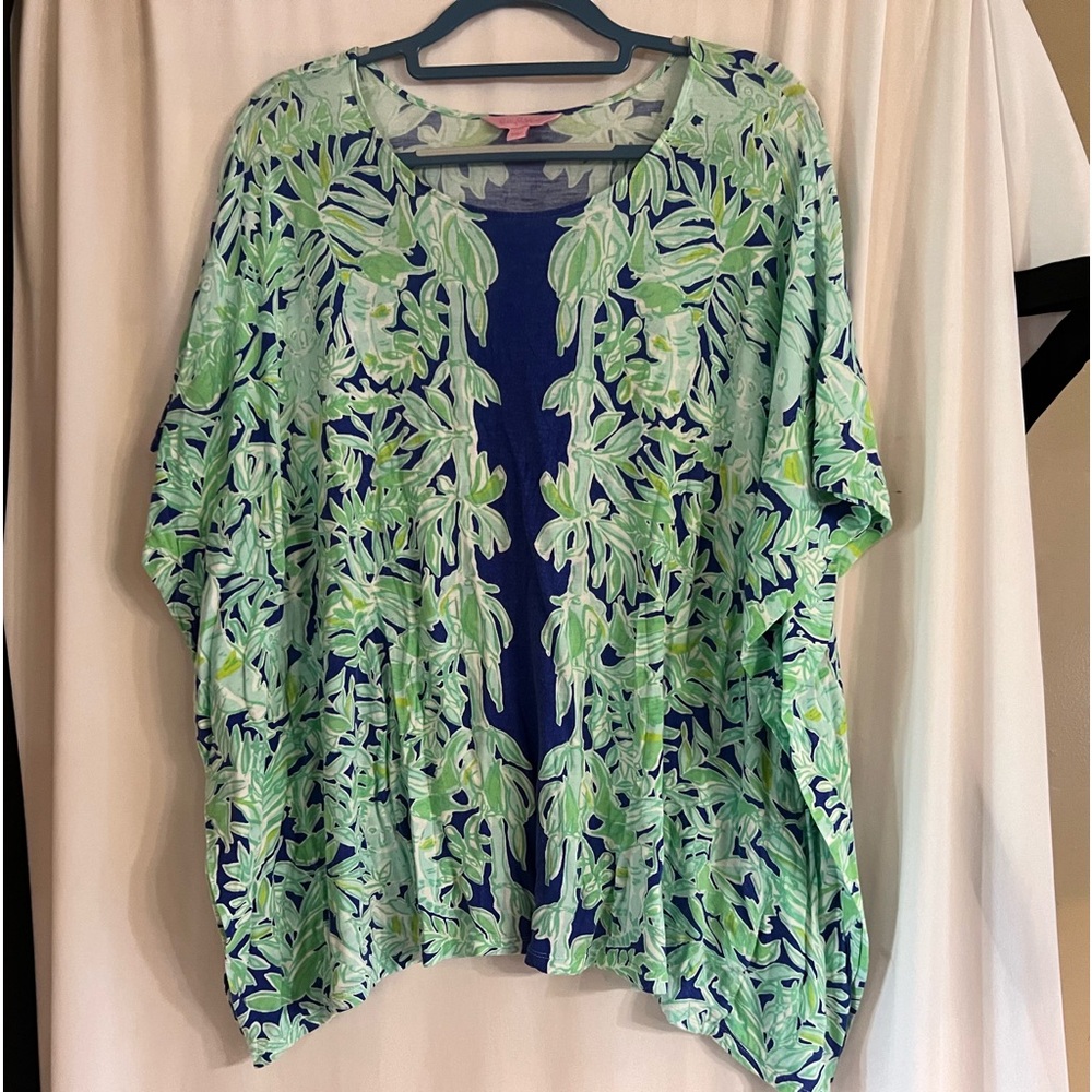 Ladies size s/m Lilly Pulitzer blue and green top.